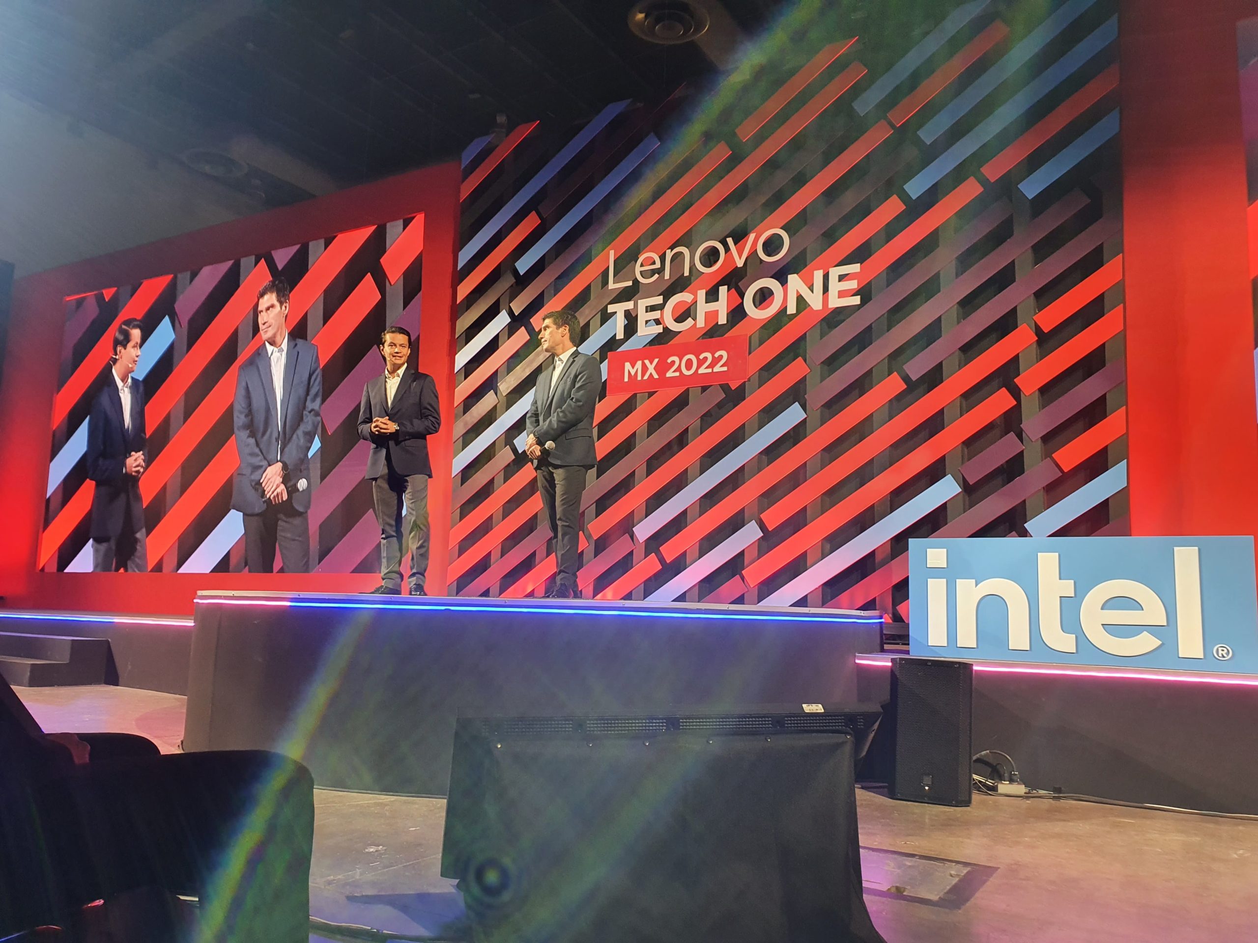 Lenovo presenta la tecnología para la próxima realidad que potencia las oportunidades de los negocios