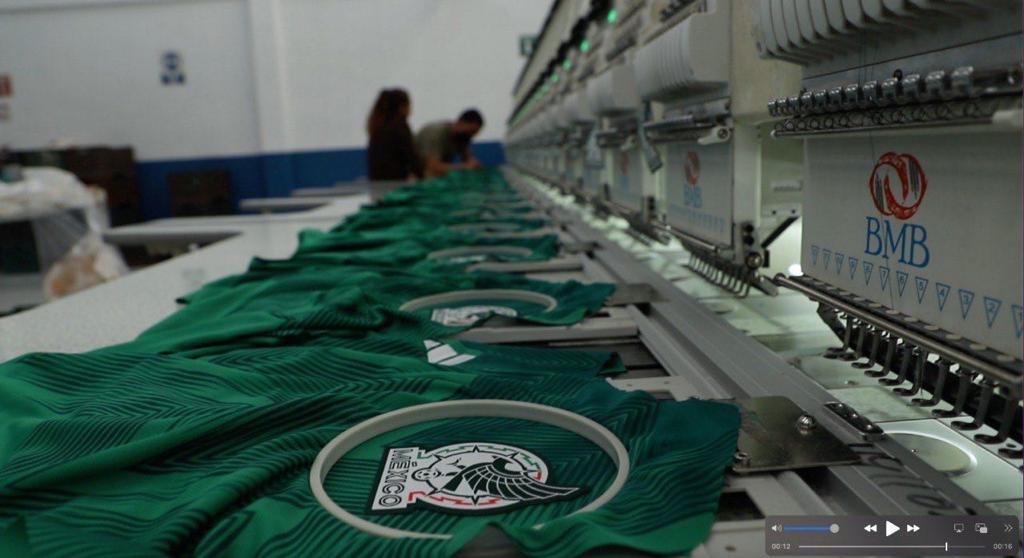 Manos mexicanas fabrican los jerseys de México y Argentina del Mundial de Qatar 2022