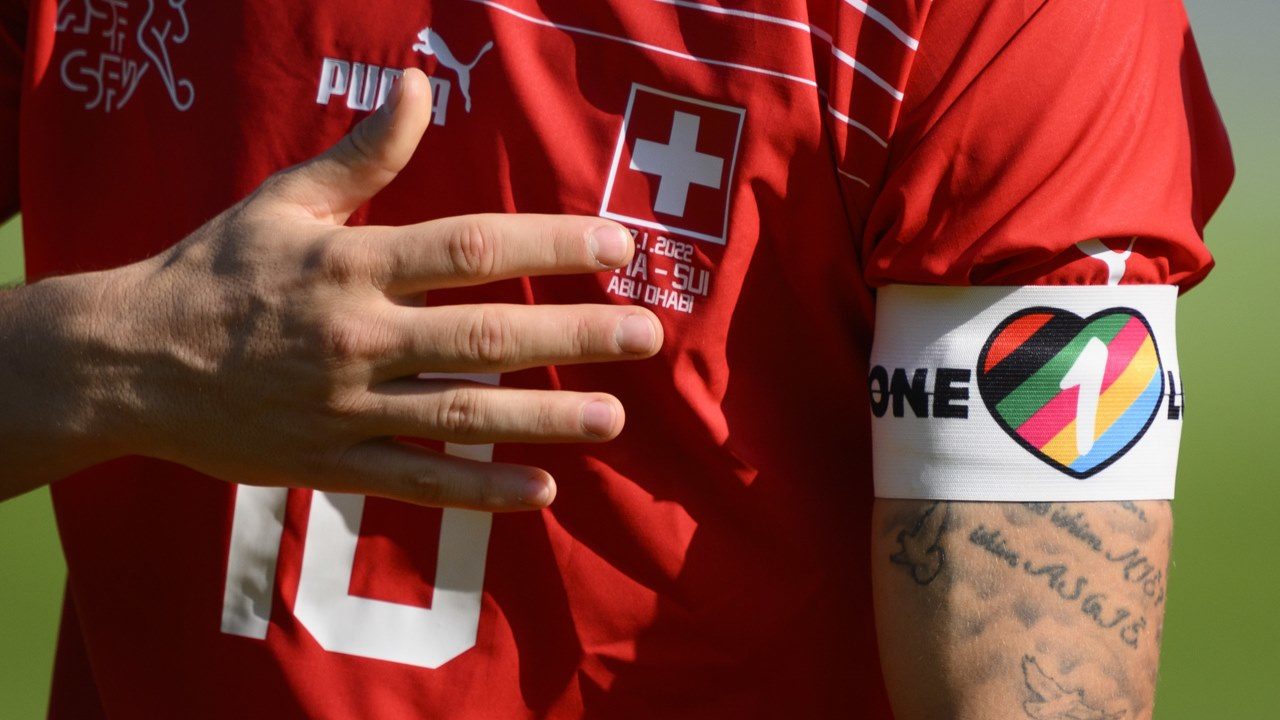 Adidas y Alemania zanjan disputa por brazalete LGTB en Qatar