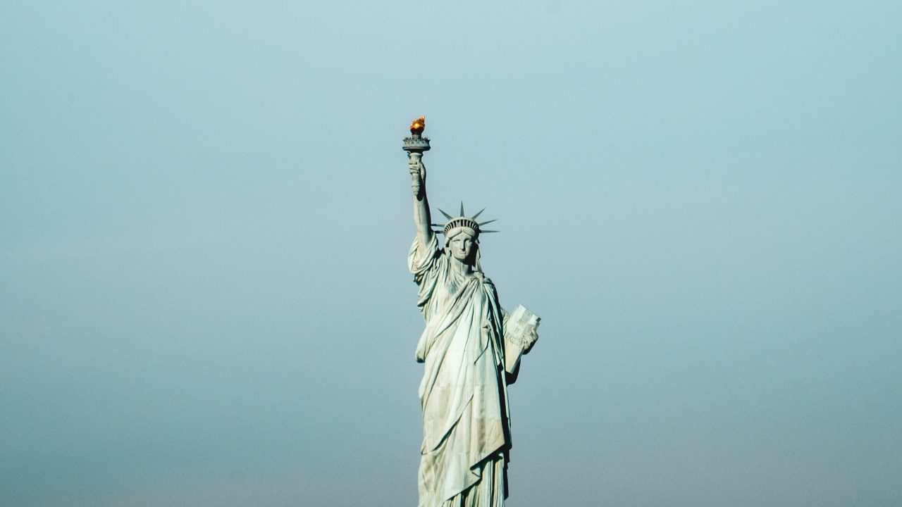 Nueva York pasa del icónico “I ♥ NY” a su nuevo logo pospandemia: “We ♥ NYC”