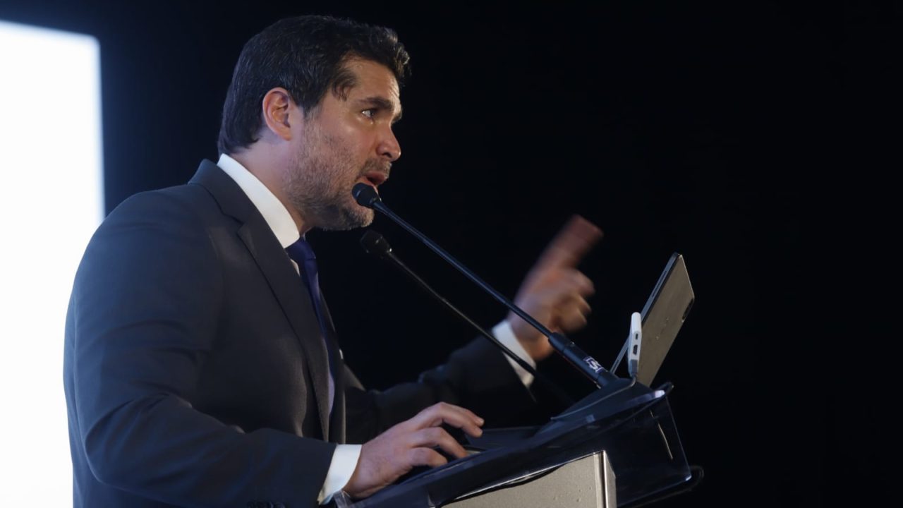 Gobiernos ‘socialistas’ de Latam reprimen y niegan libertades: Eduardo Verástegui