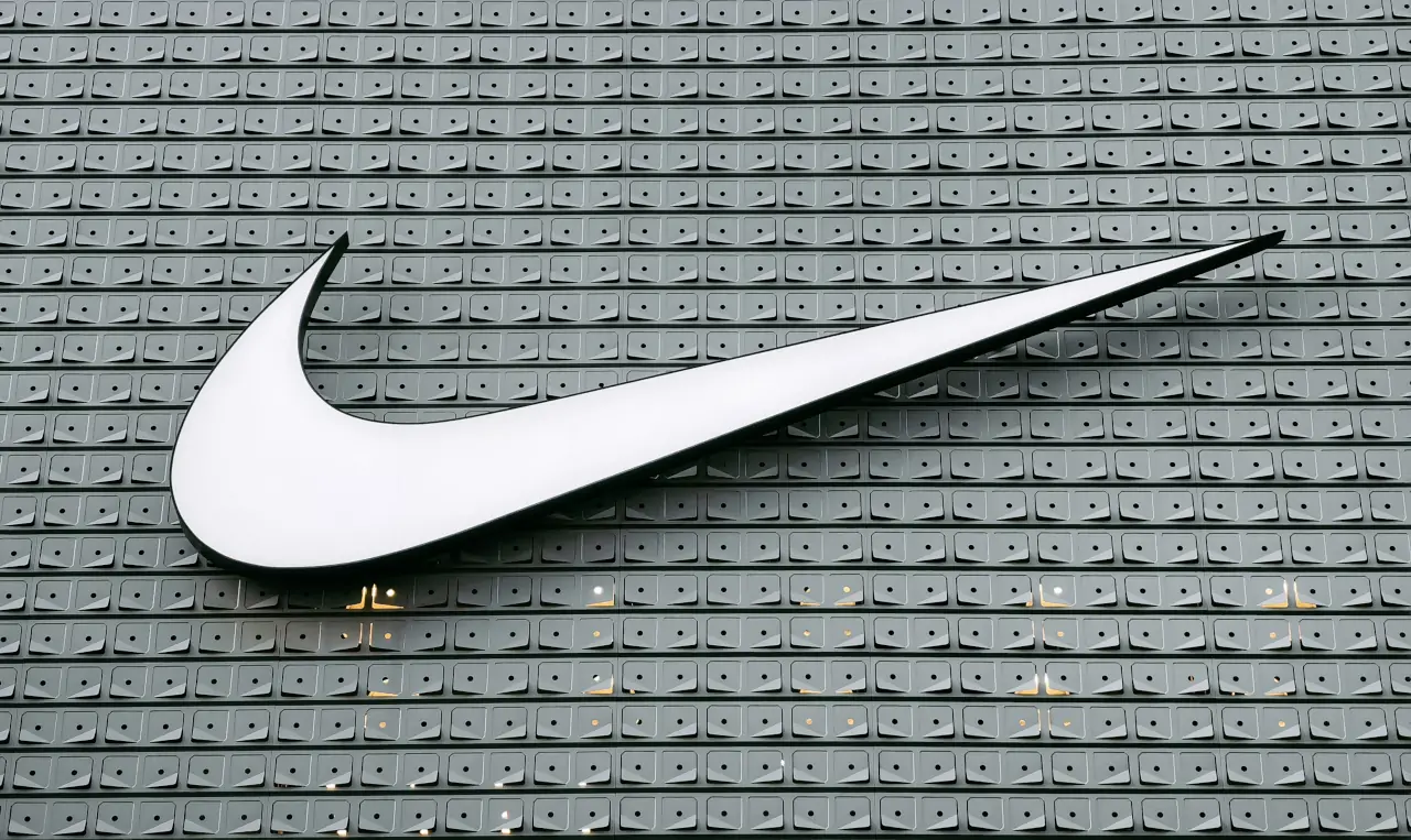Acciones de Nike y Adidas podrían aprovechar el Mundial para un repunte. Noticias en tiempo real