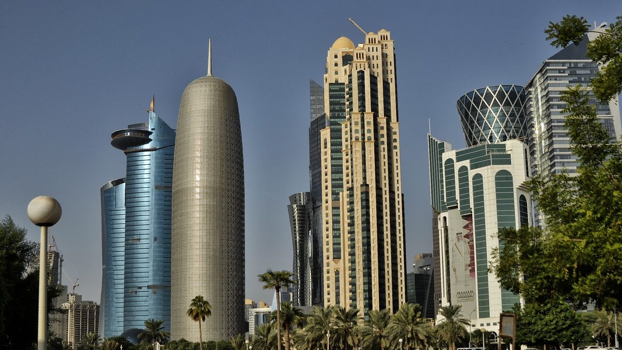 QatarEnergy entrega contrato de 10,000 mdd para desarrollar trenes GNL