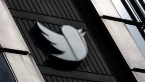Twitter ingresos publicitarios pone en venta mobiliario
