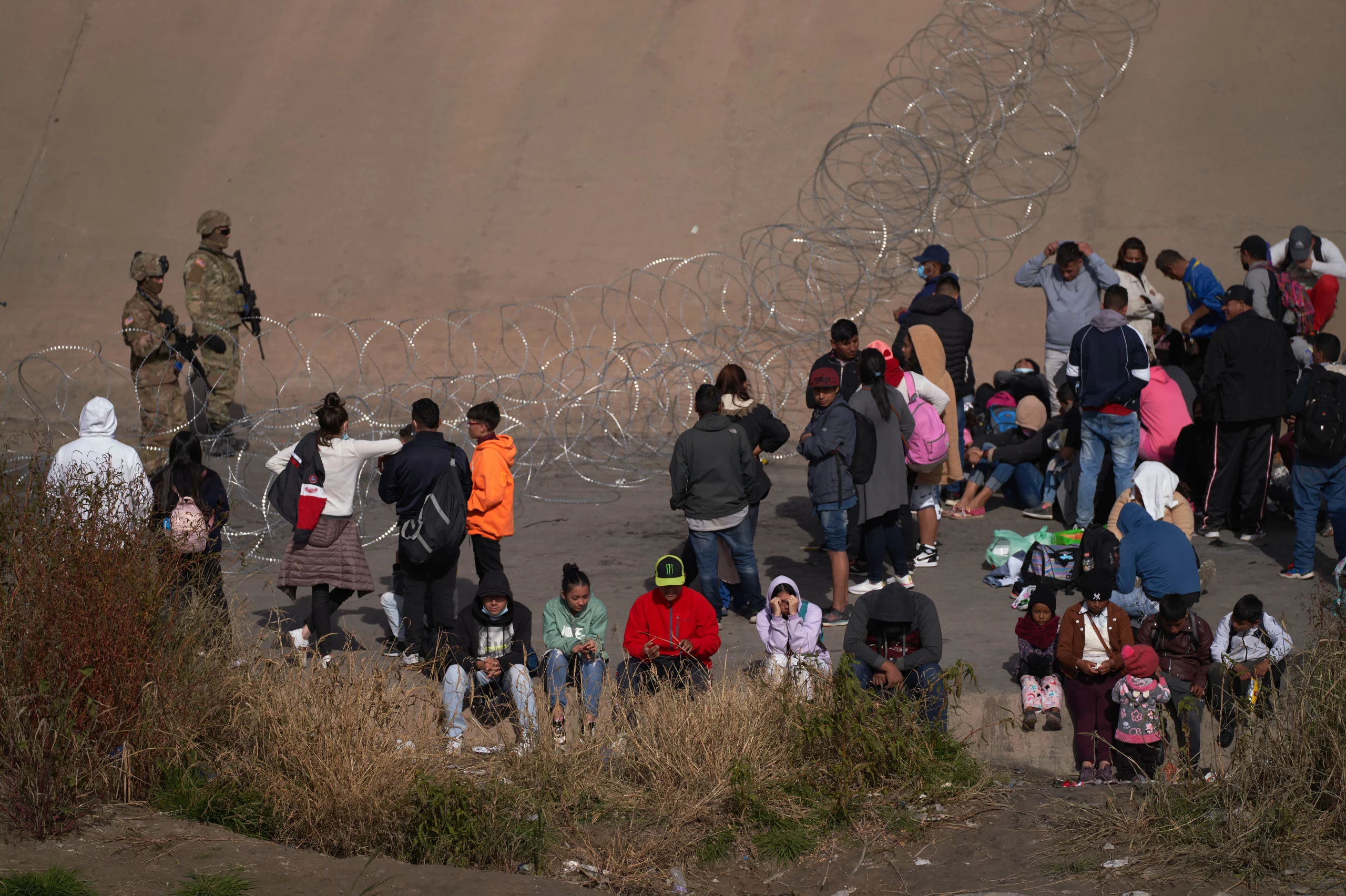 México promete en una reunión con EU cooperar para una migración ‘segura y ordenada’