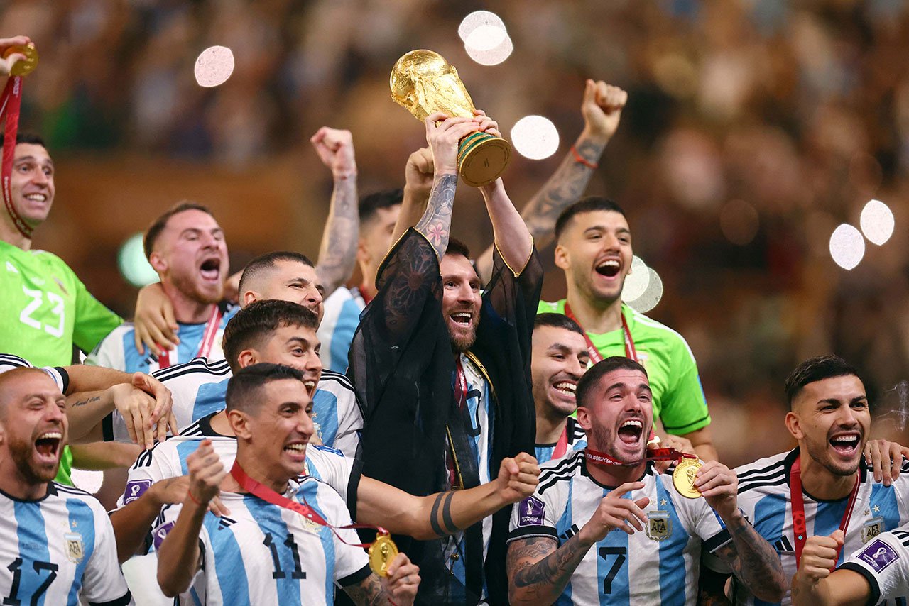 Van Gaal insinúa que la Argentina de Messi recibió ayuda para ganar el Mundial de Qatar