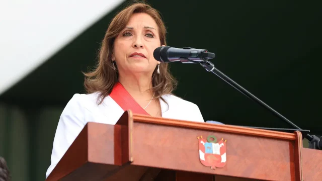 Dina Boluarte-presidenta Perú
