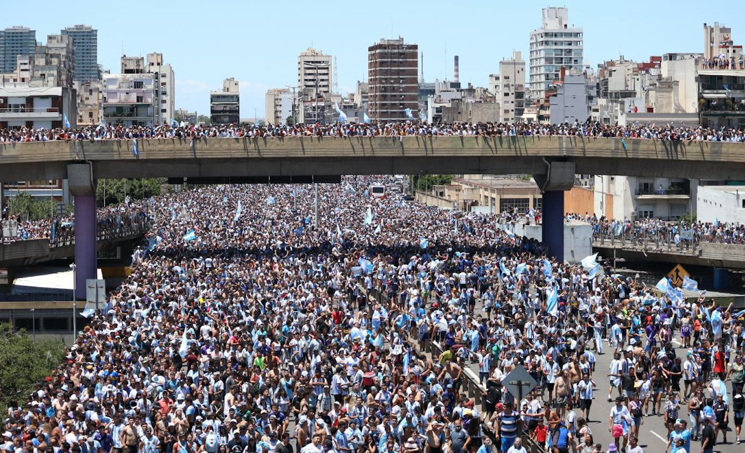 Argentina registra el primer muerto en masivos festejos del campeonato Mundial