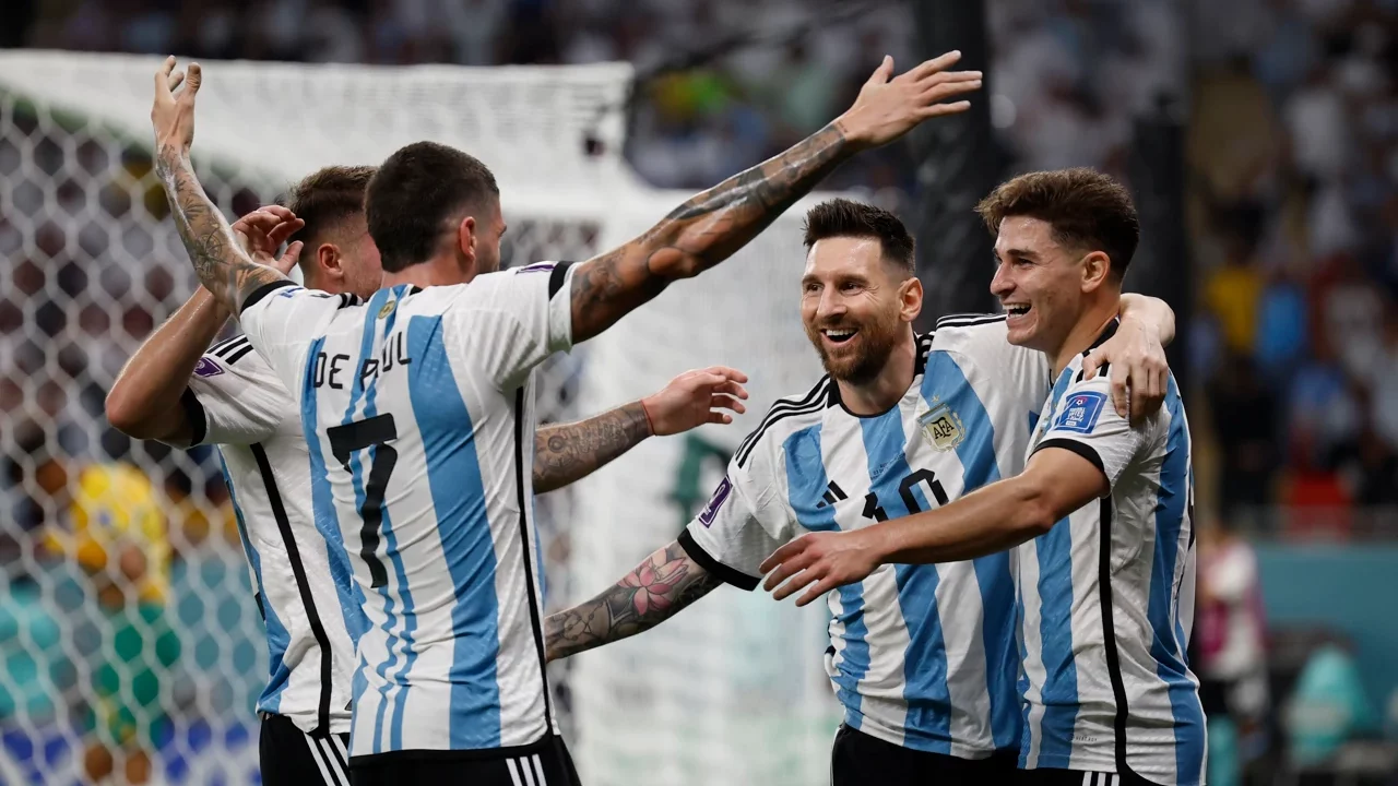 Argentina vence 2-1 a Australia y enfrentará a Países Bajos en cuartos