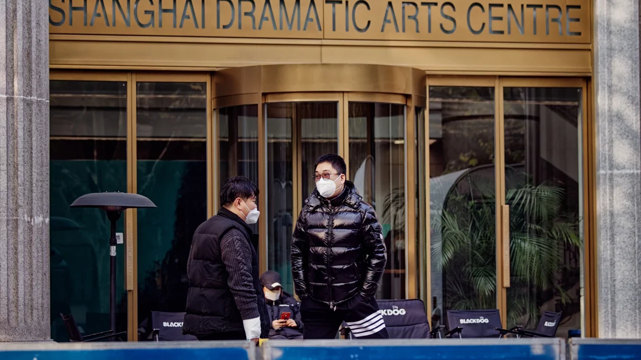 China lucha contra aumento del Covid-19