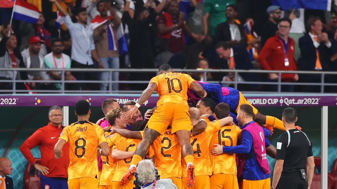 Países Bajos vence a Estados Unidos 3-1 y avanza a cuartos en Qatar