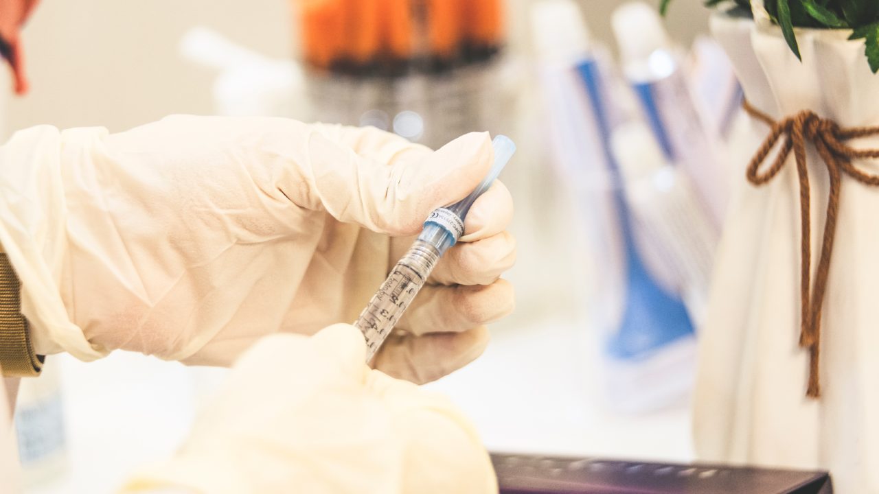 Amgen anuncia la compra de farmacéutica Horizon por 28,300 mdd