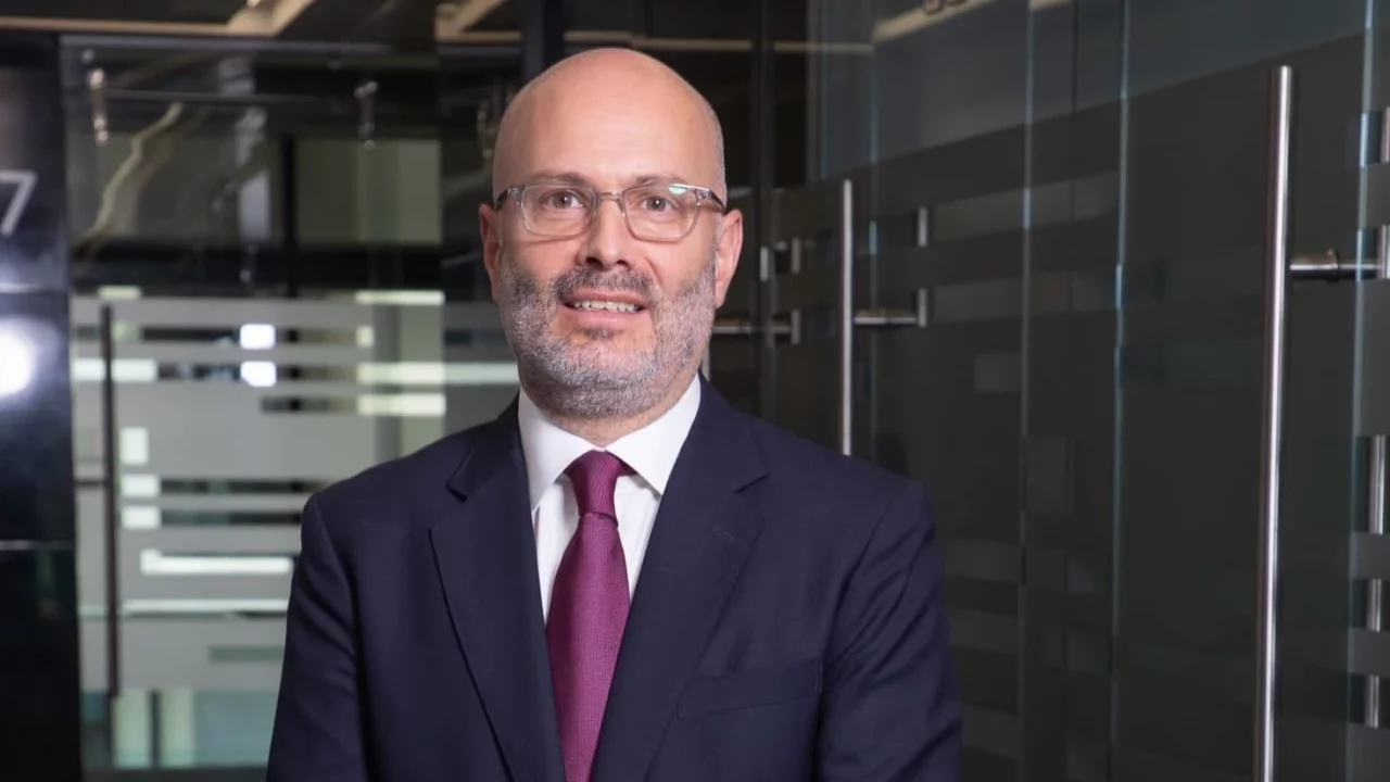 Santander nombra a Felipe García nuevo director en México