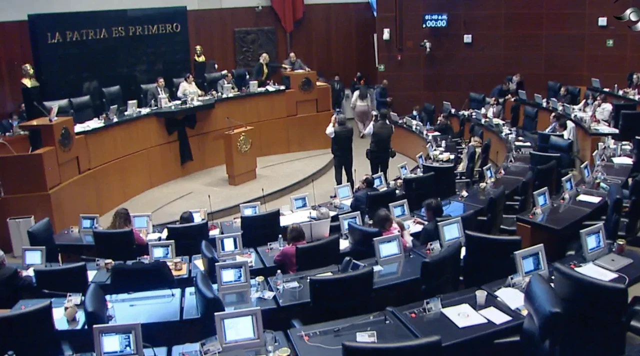 Morena aplaza discusión de convocatoria para nombrar a 2 comisionados del Inai