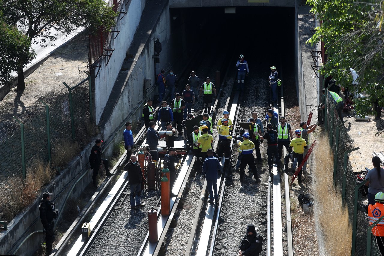 METRO Choque entre convoyes deja un muerto en metro de la Ciudad de México