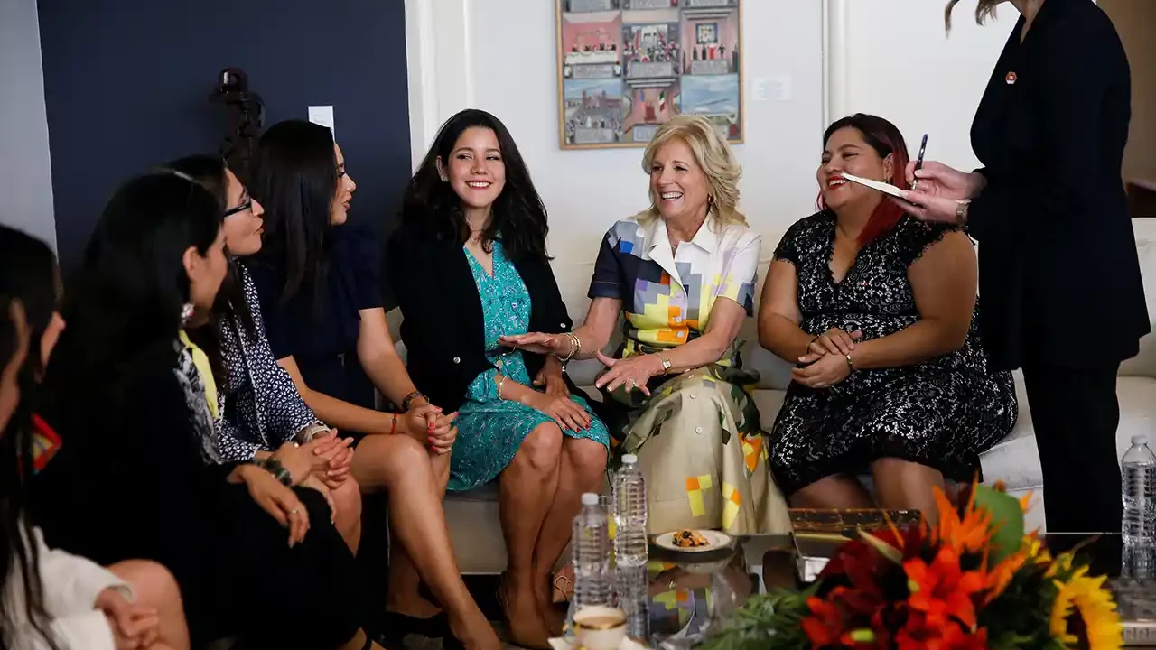 Jill Biden reconoce el esfuerzo de las mujeres en México