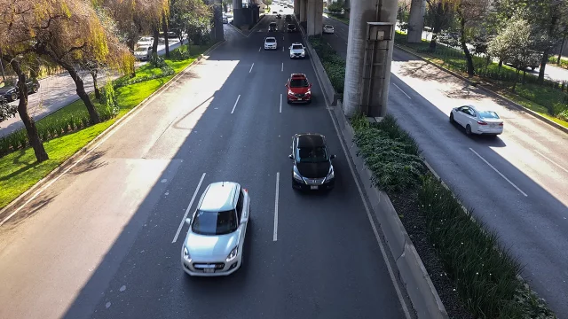 Tráfico - periférico - carros