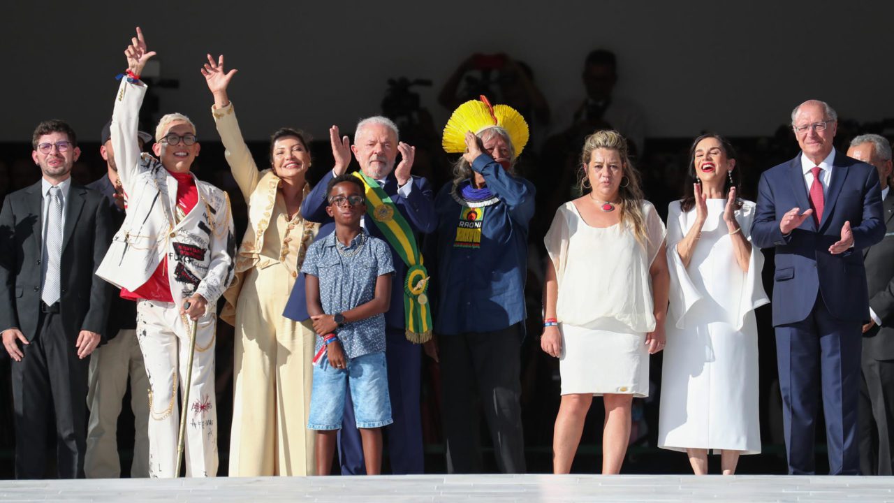 Lula decreta prórroga de exención de impuestos sobre combustibles en Brasil
