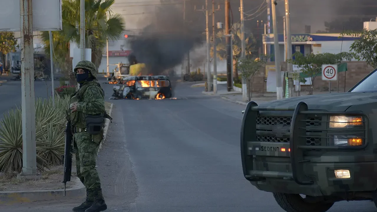 Operativo en Sinaloa deja 11 muertos; detienen momentáneamente a hija del ‘Mayo’
