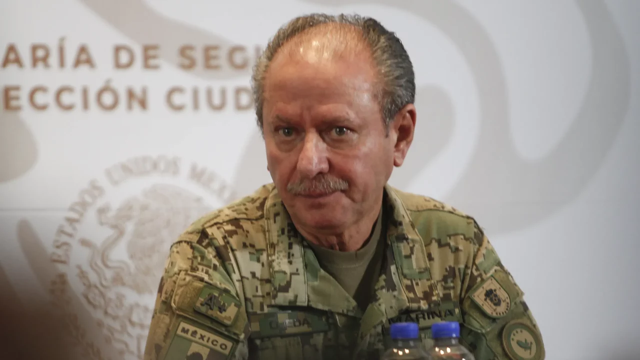 Sheinbaum niega que haya investigaciones contra exsecretario de Marina, Rafael Ojeda, por ‘huachicol fiscal’