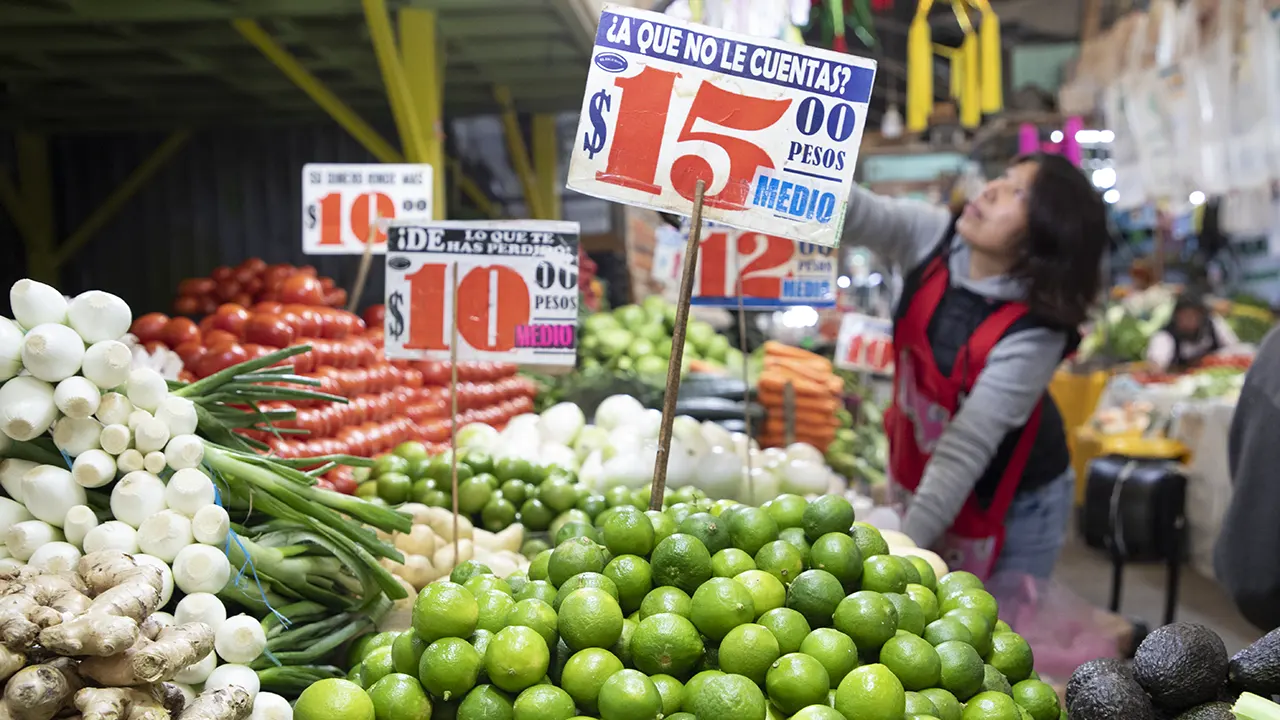 Inflación en México habría bajado ligeramente en la primera quincena de  abril: sondeo Reuters