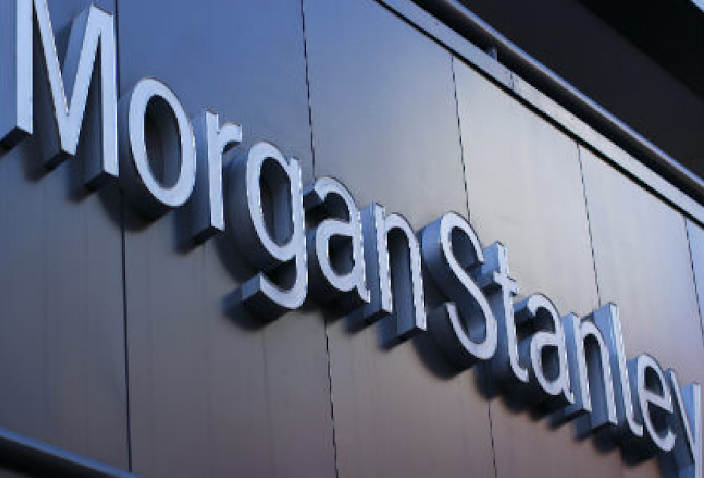 Morgan Stanley gana 2,980 mdd en primer trimestre de 2023, un 19% menos
