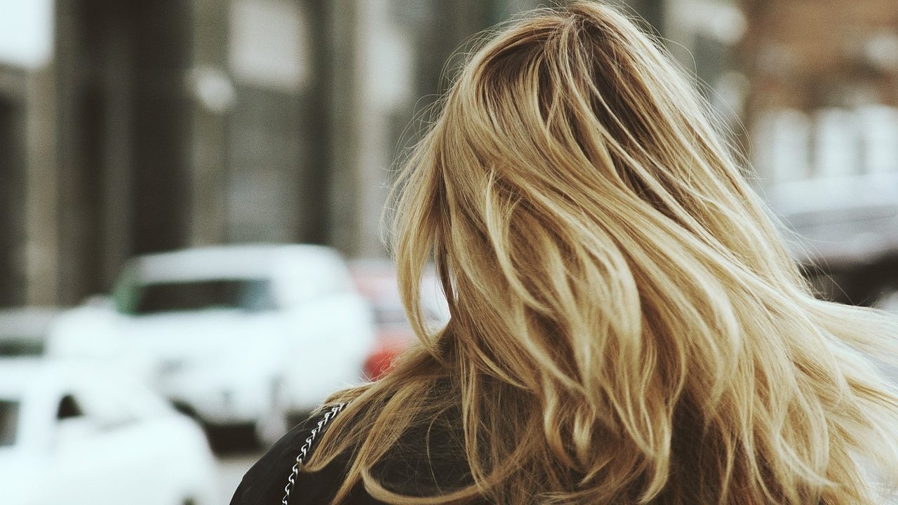 Cómo cuidar de tu cabello después de teñirlo