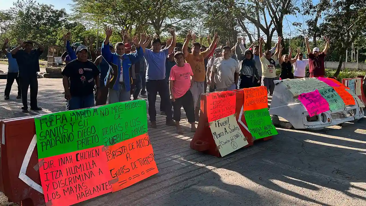 Indígenas retiran bloqueo tras pactar salida de director de Chichén Itzá