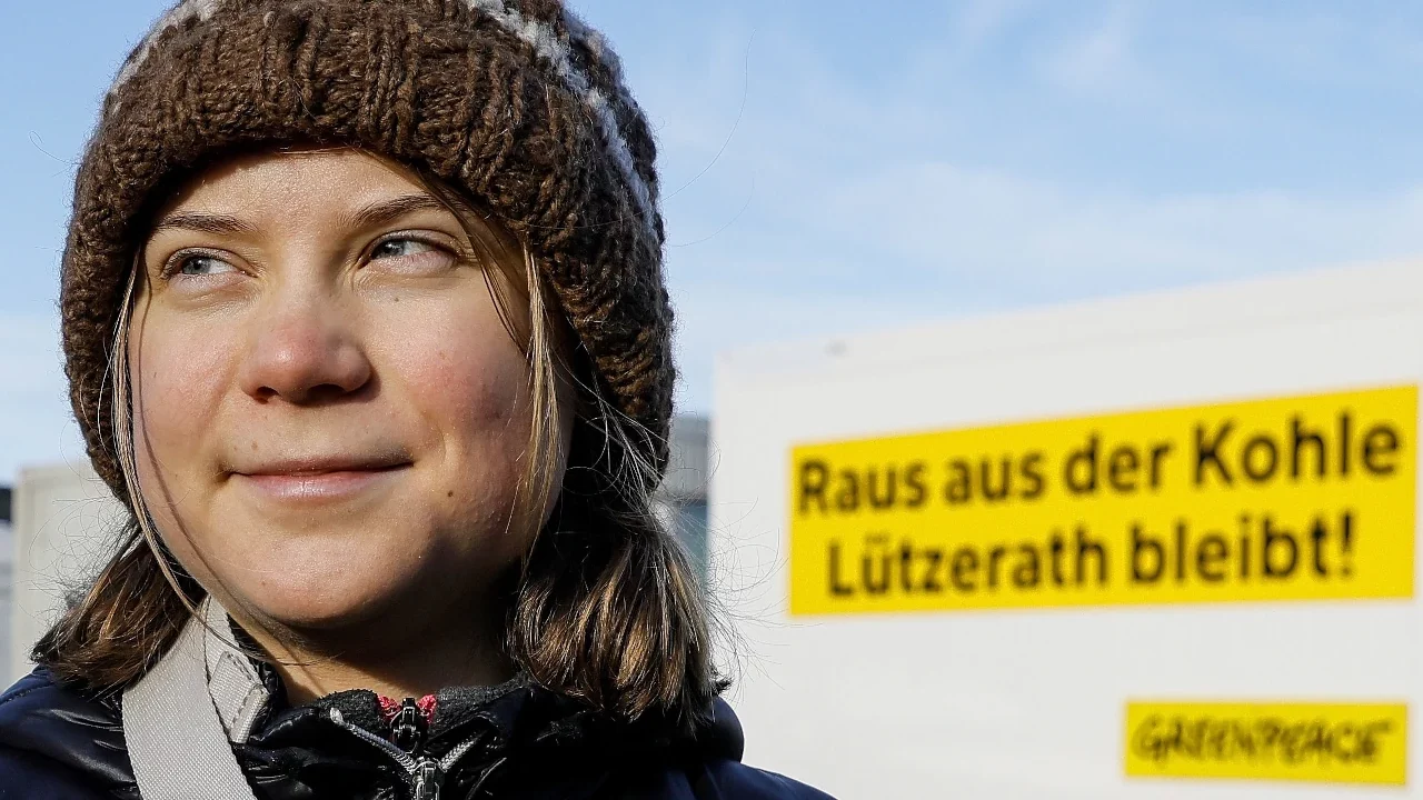 Multan otra vez a Greta Thunberg por desobedecer a autoridades en protesta