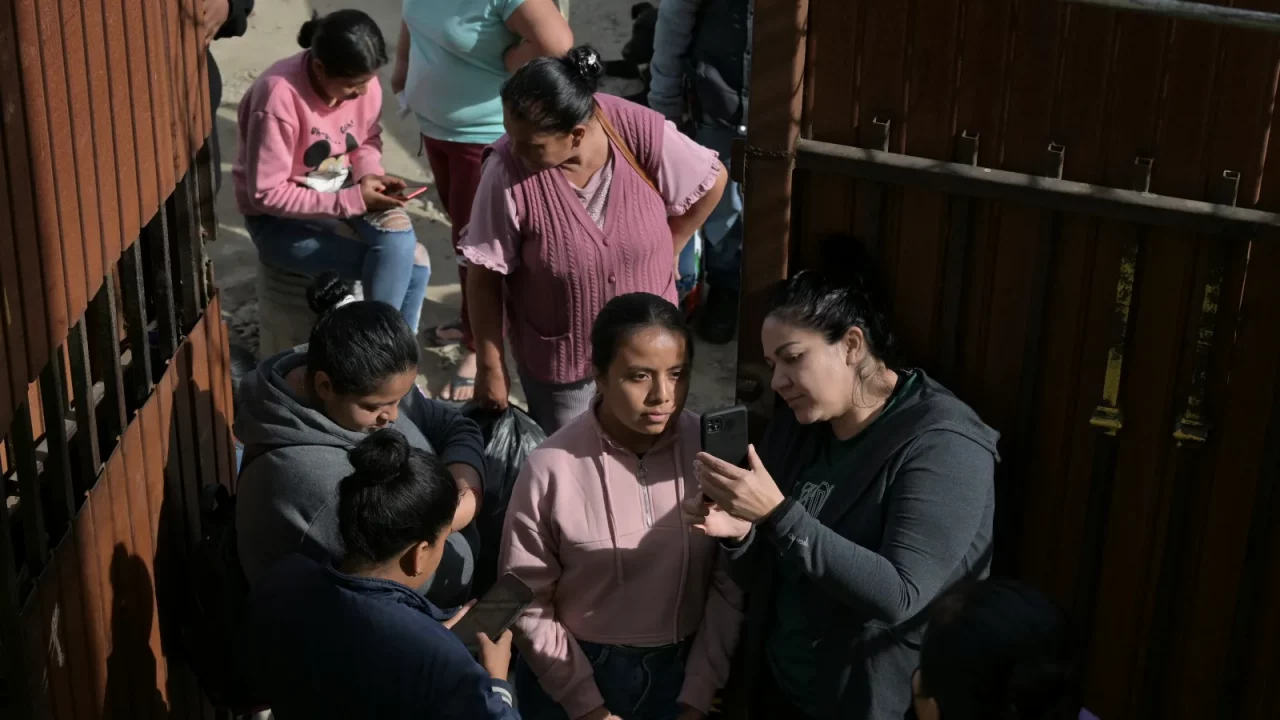 Migrantes vandalizan y roban en Tijuana, Matamoros, Juárez y otras ciudades: Concanaco
