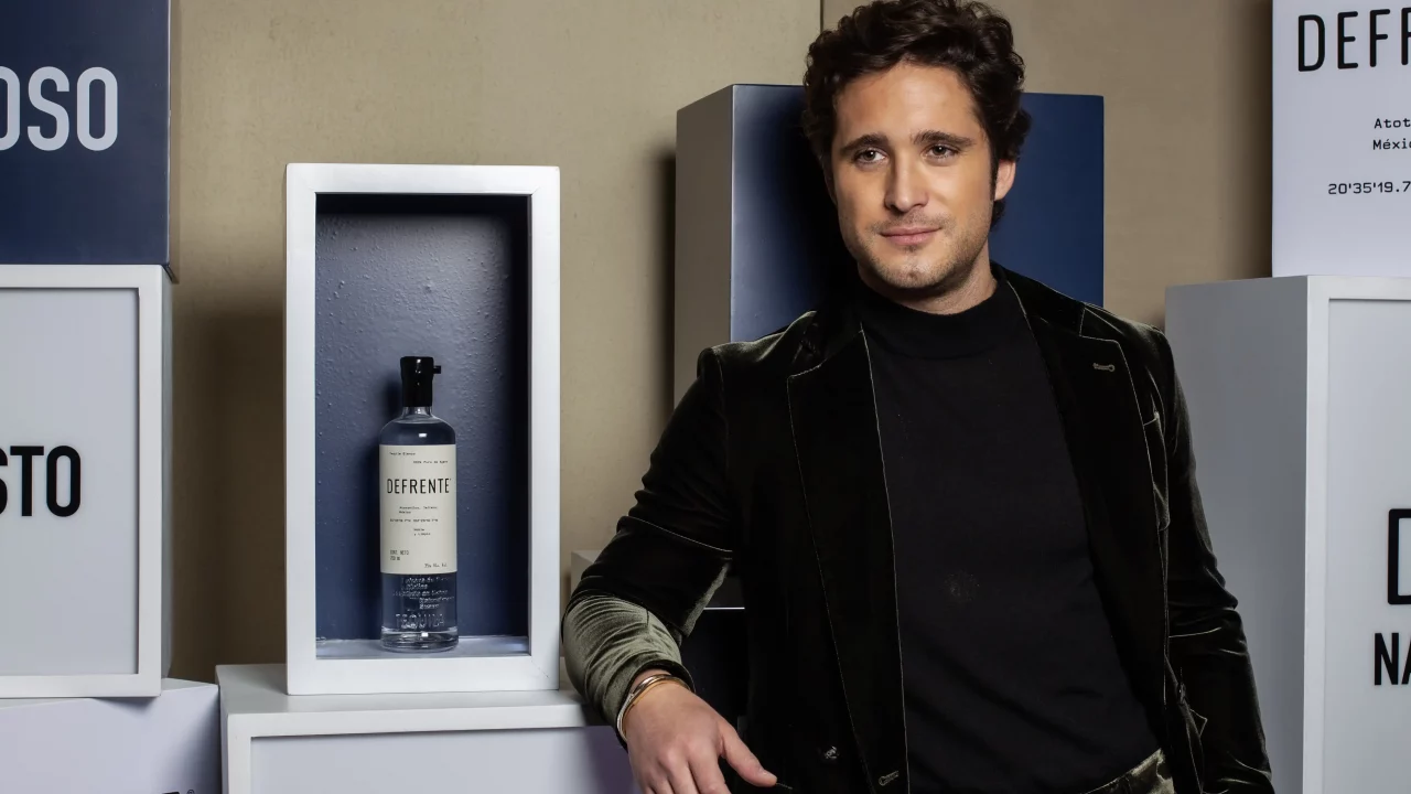 Diego Boneta y las inspiraciones de su nuevo tequila ‘DEFRENTE’