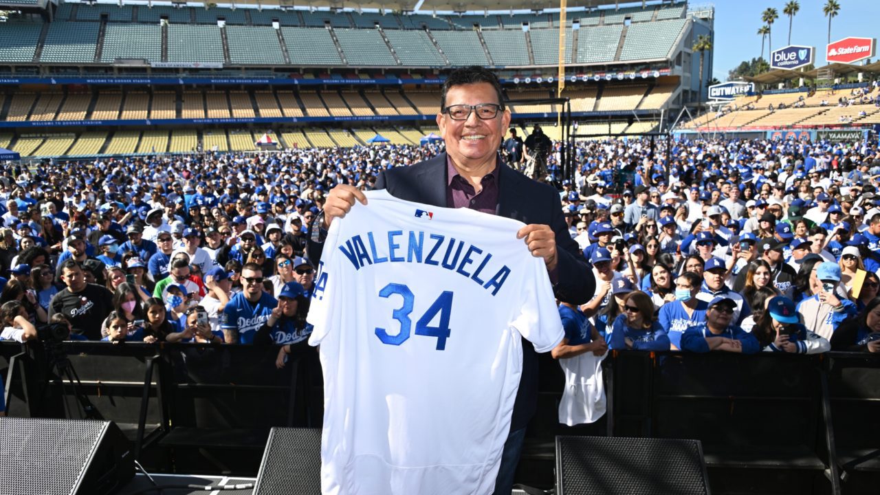 Dodgers retirarán el número 34 del mexicano Fernando Valenzuela