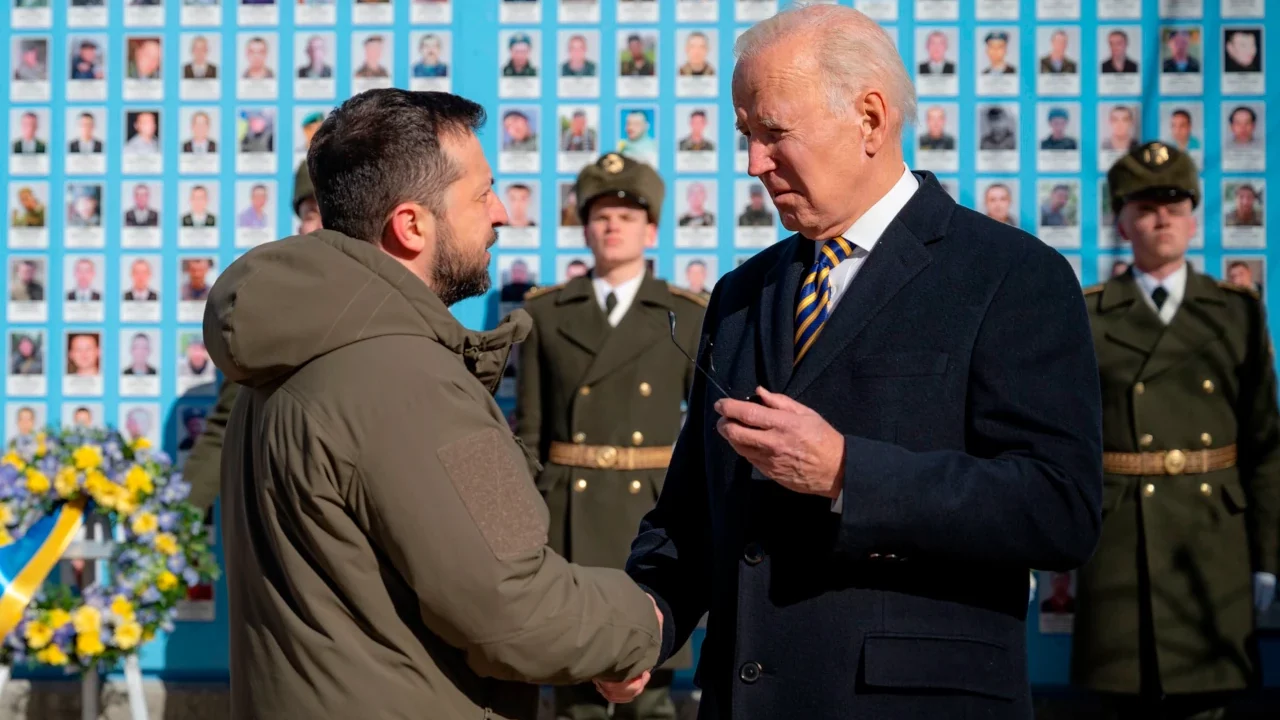 De una cita romántica a una zona de guerra: el viaje secreto de Biden a Kiev