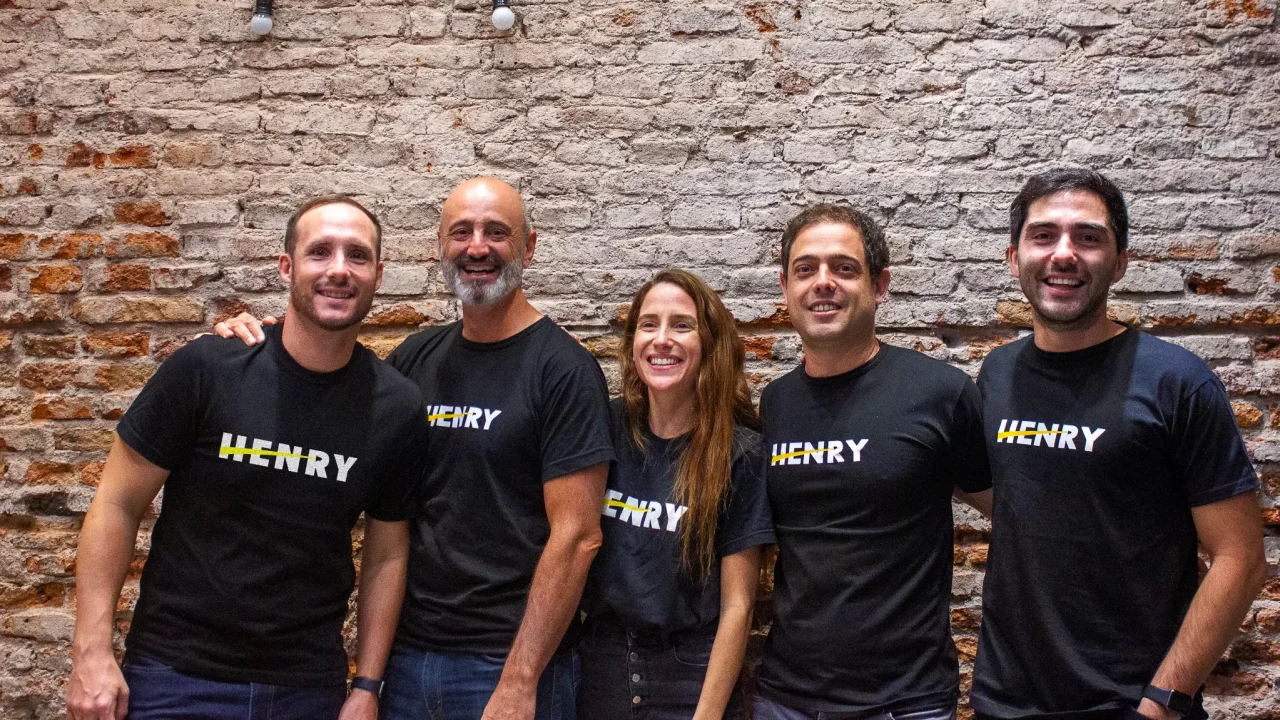 Este emprendimiento quiere educar gratis a 2 mil mexicanos y conseguirles empleo