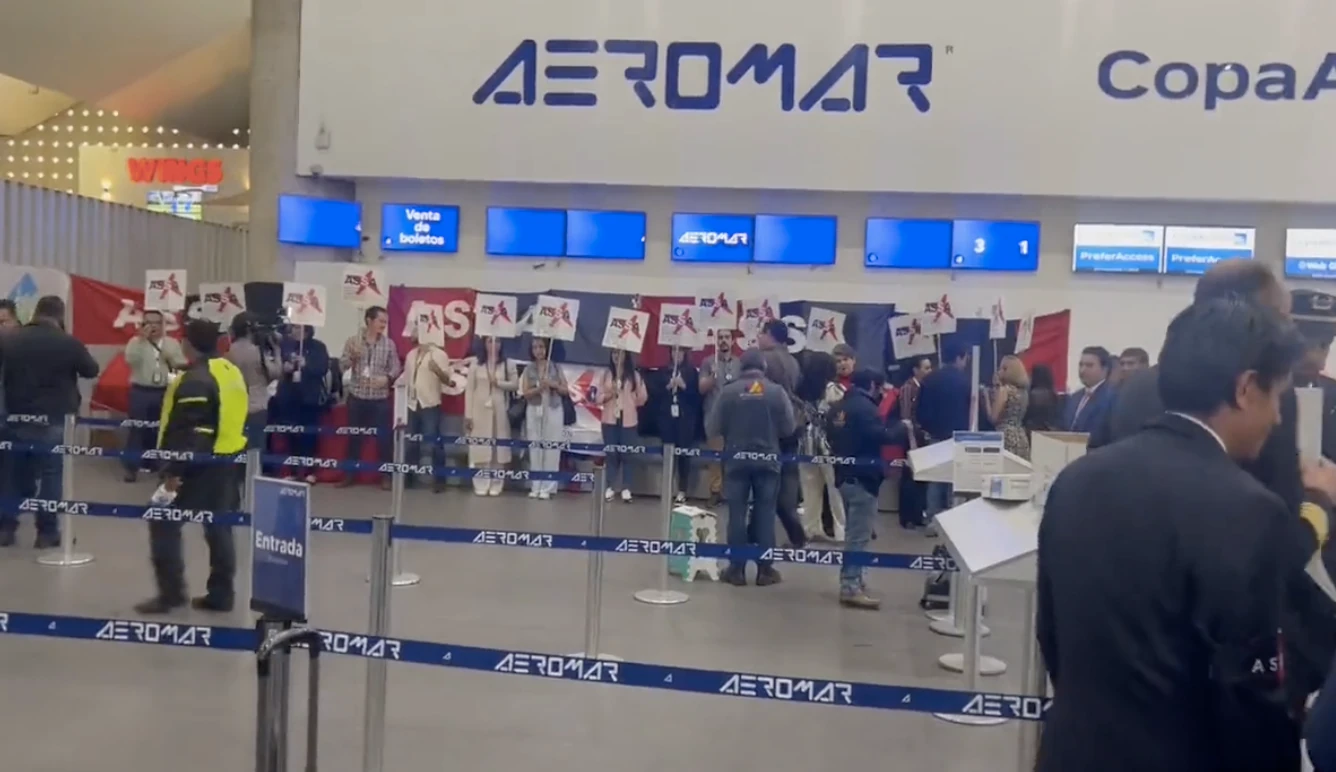 Trabajadores estallan huelga en Aeromar