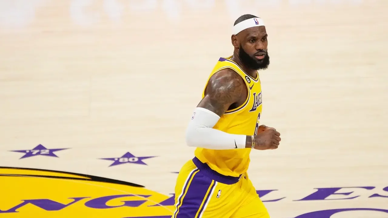 LeBron James se convierte en el máximo anotador de la historia de la NBA