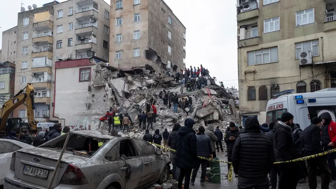 Nuevo sismo de magnitud 6.4 sacude el sureste de Turquía