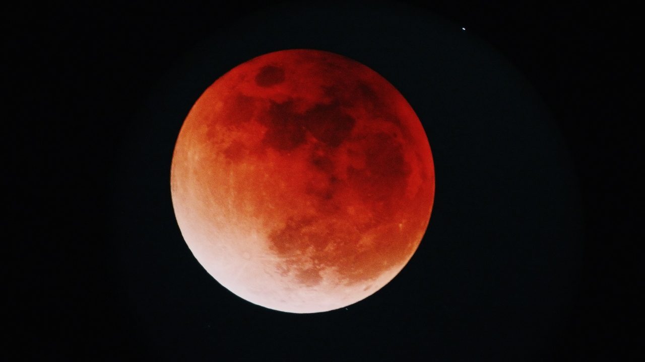 ¿Qué hay detrás de la misión espacial de la India al polo sur de la Luna? Aquí te contamos