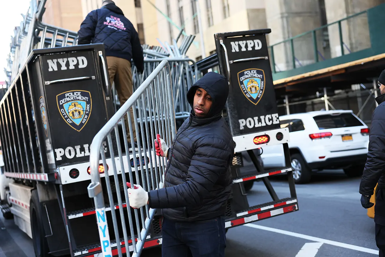 Fotogalería: Nueva York se prepara para posibles protestas si Trump es acusado