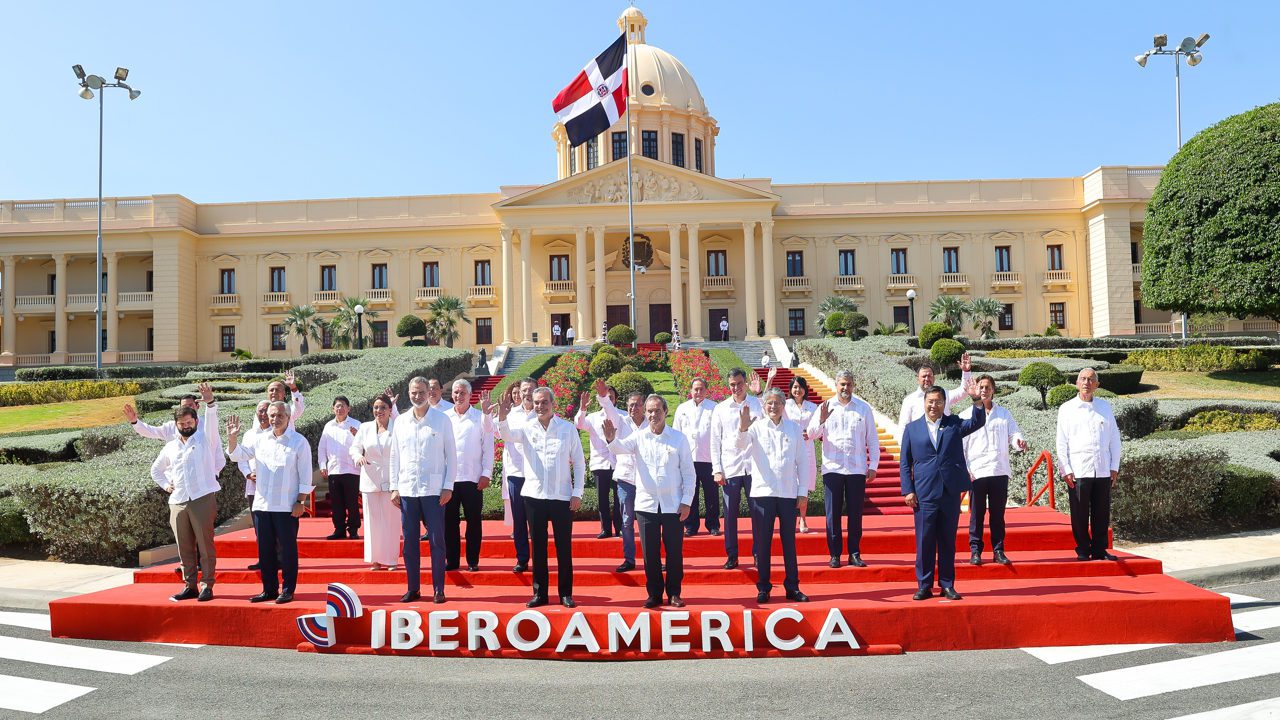 Cumbre Iberoamericana logra pactos en ambiente, finanzas, alimentos y derecho digital