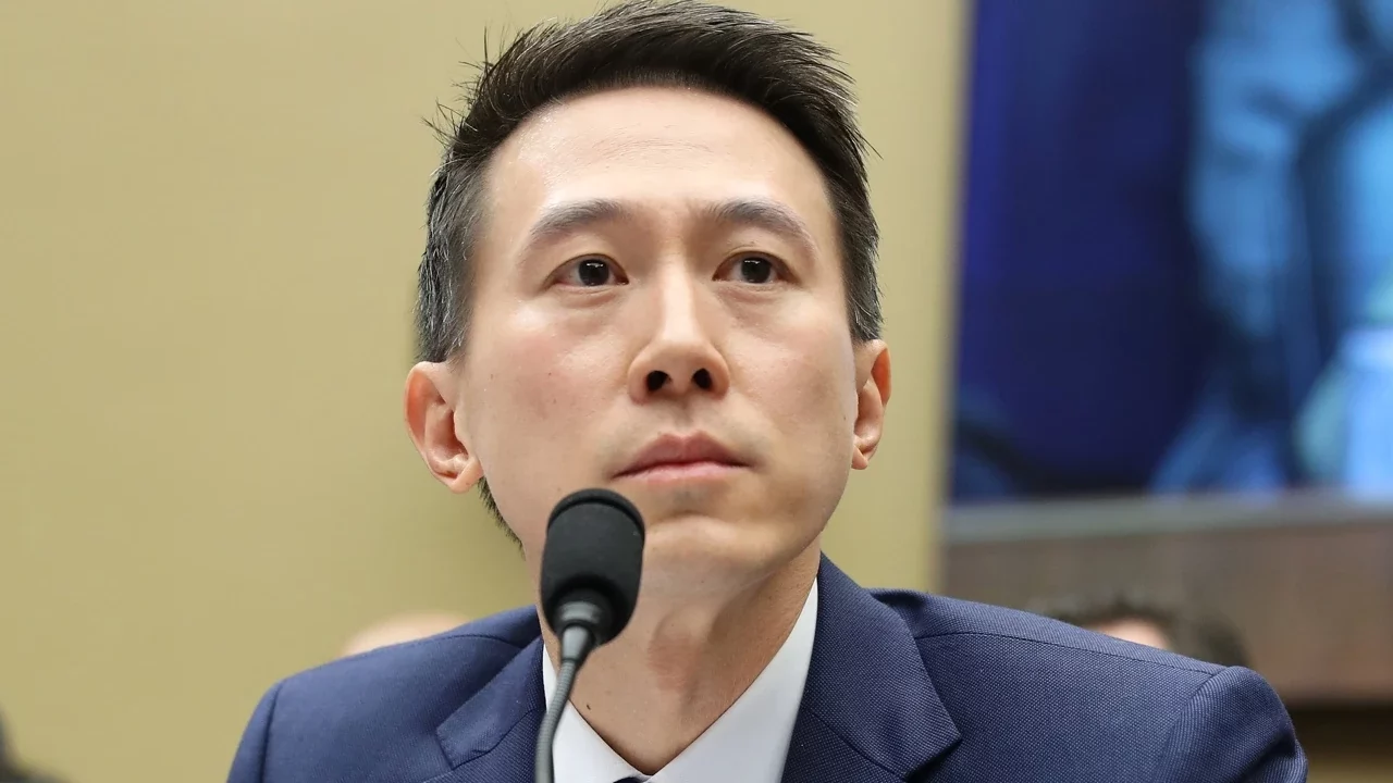 CEO de TikTok espera vencer las restricciones de EU: ‘no nos iremos a ninguna parte’