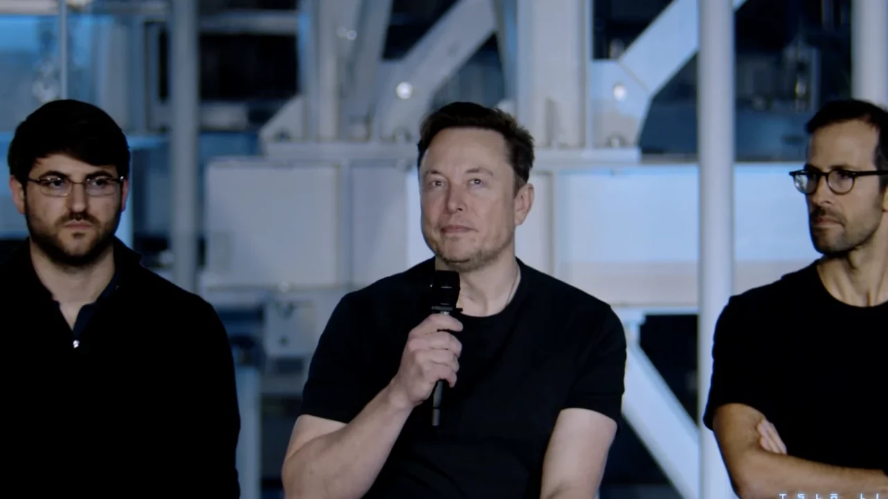 Este es el nuevo tuit con el que Elon Musk cargó contra WhatsApp