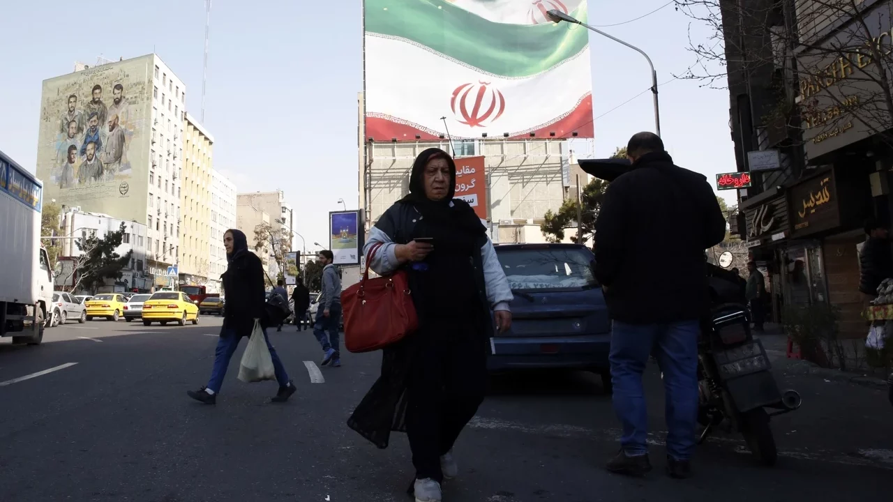 Si EU nos dispara una sola bala, sus bases serán objetivo para nosotros: embajador de Irán