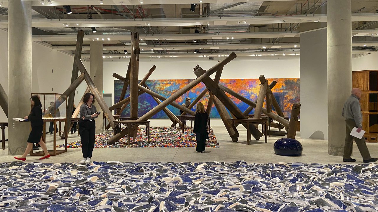 Una explosión artística de Ai Weiwei revisa el concepto del diseño en Londres