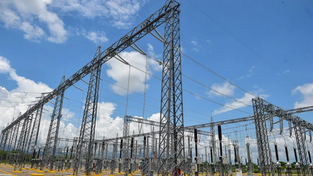 Próximo gobierno necesita invertir 129,660 mdd para evitar apagones: Coparmex