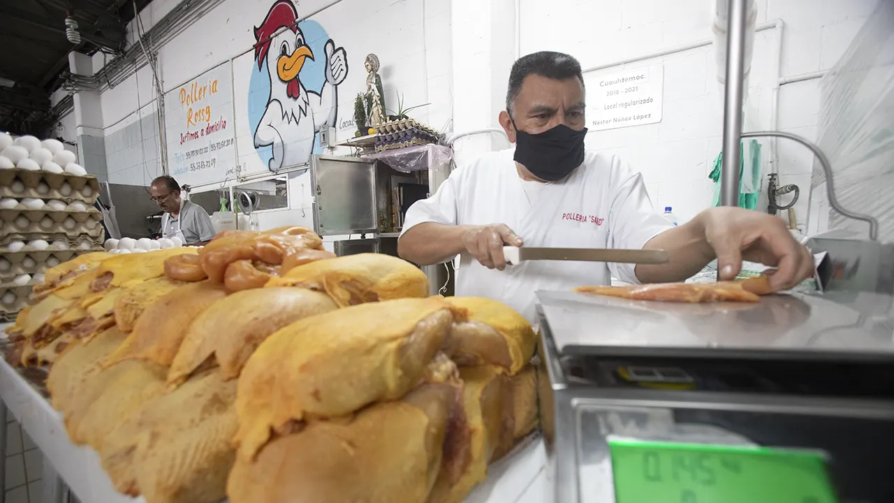 Así es como el superpeso golpea la economía de los mexicanos receptores de remesas