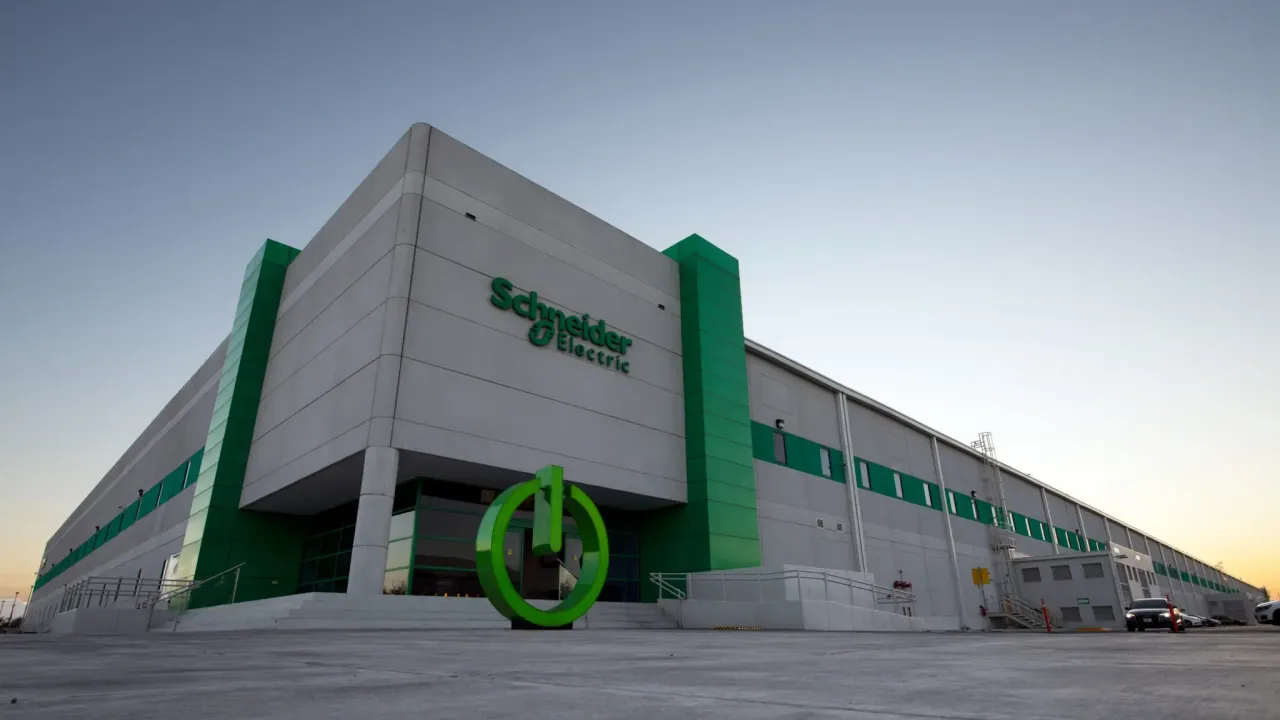 Schneider Electric invertirá 1,300 mdp en México; aumentará la capacidad de sus plantas