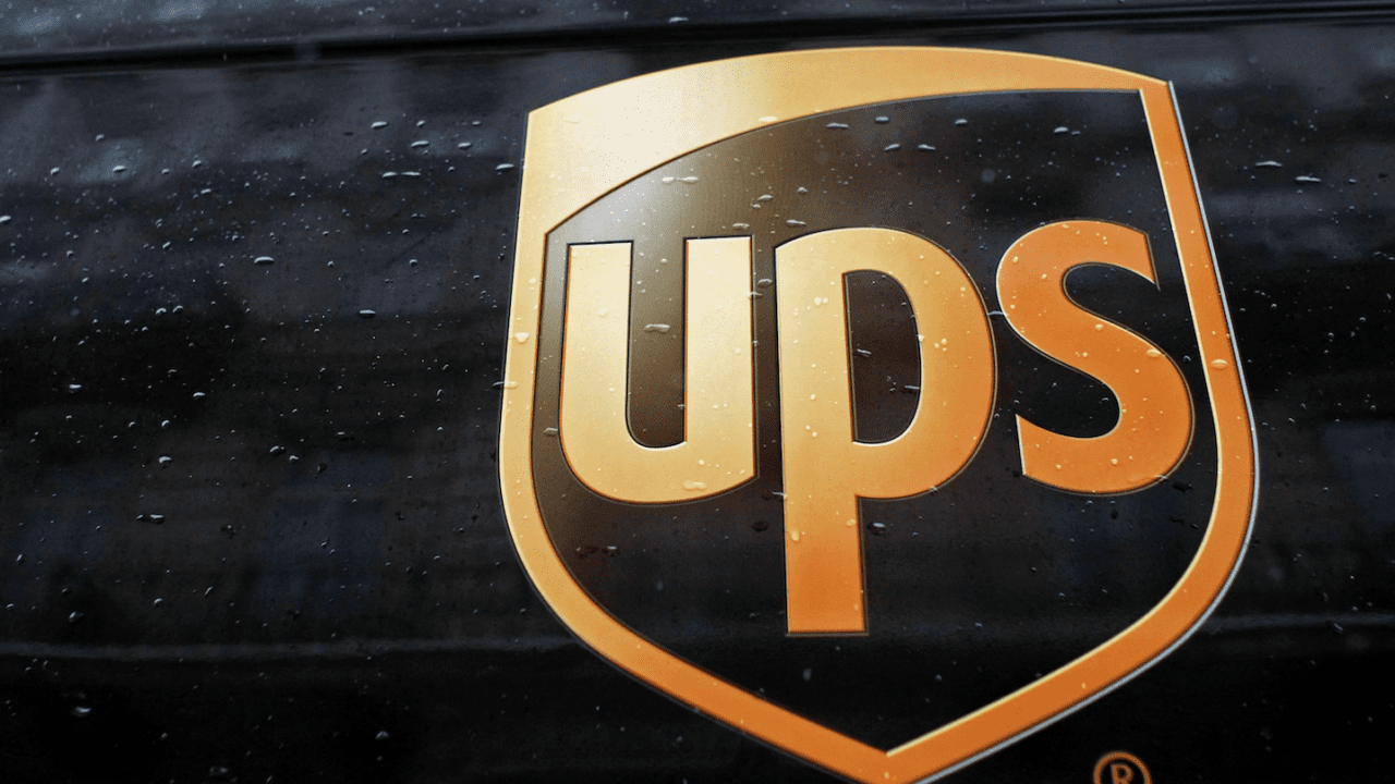UPS ganó 3,976 mdd hasta junio; ingresos bajaron 27.85%