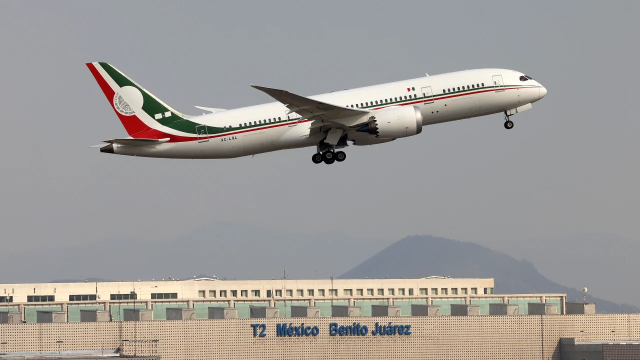 Etiquetan 387 mdp para un pagaré más del avión presidencial vendido a Tayikistán