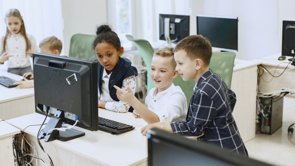 Niños computadora